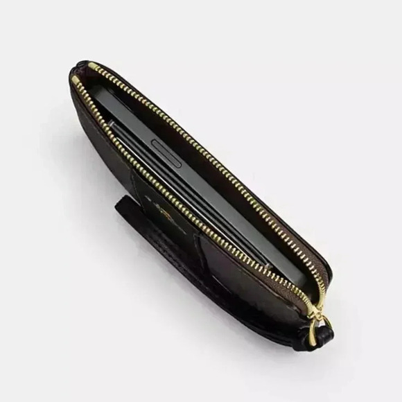 Coach Wristlet - Picture 3 of 3